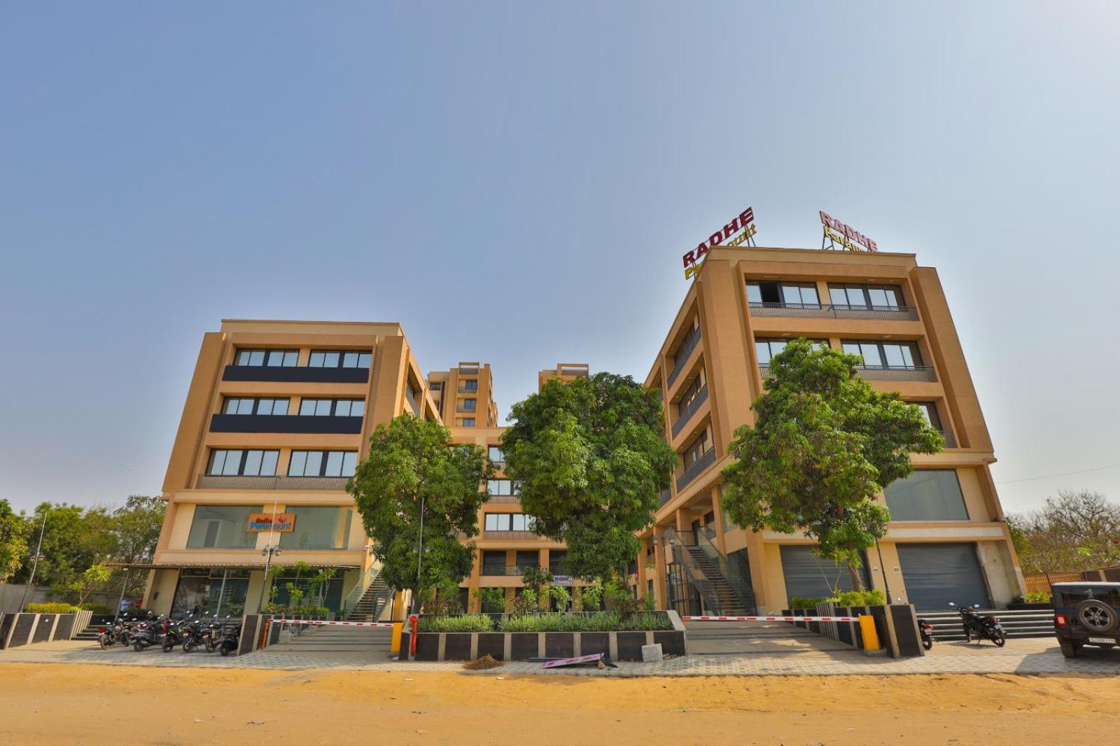 Hotel Legacy أحمد أباد المظهر الخارجي الصورة