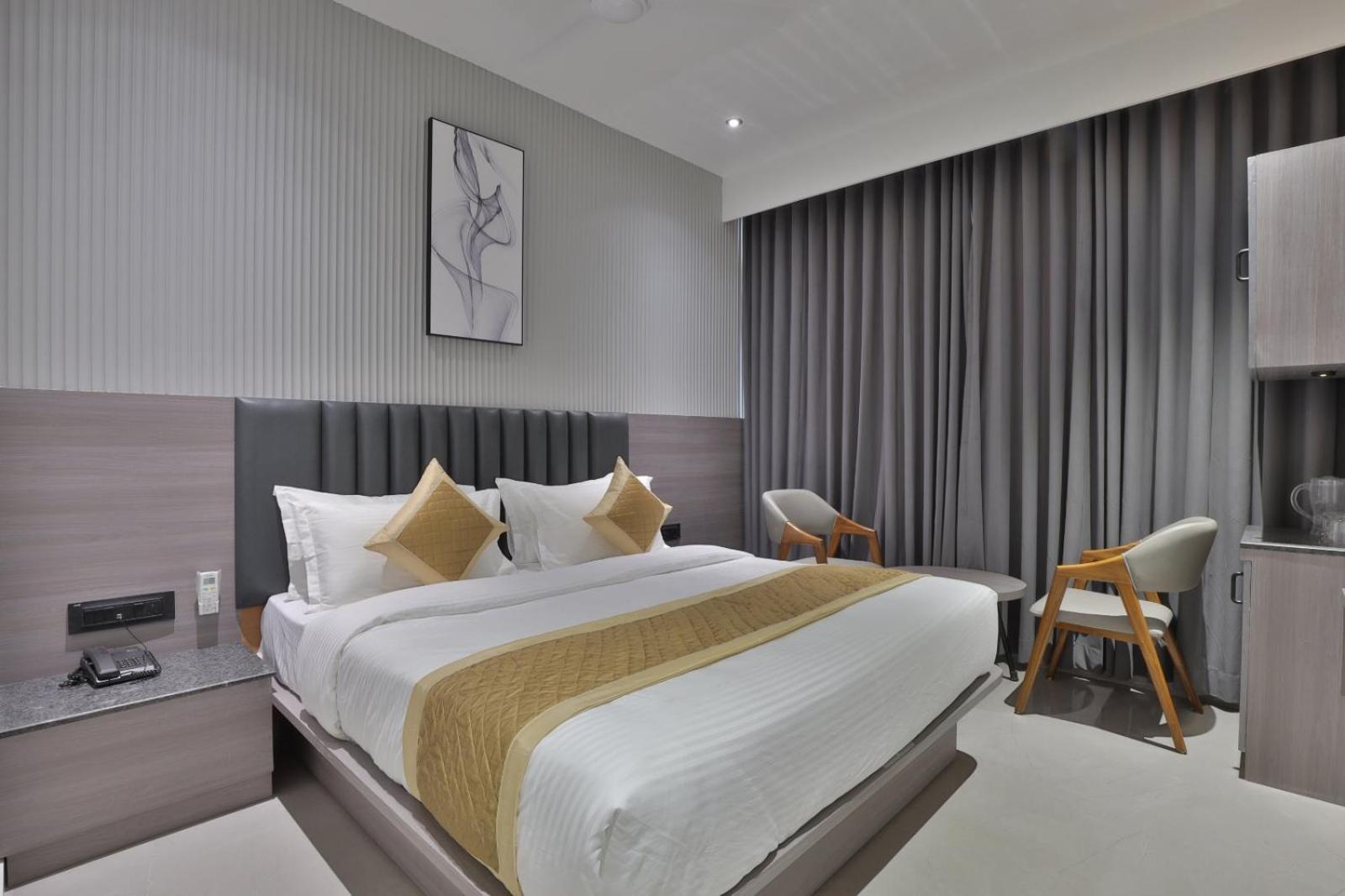Hotel Legacy أحمد أباد المظهر الخارجي الصورة