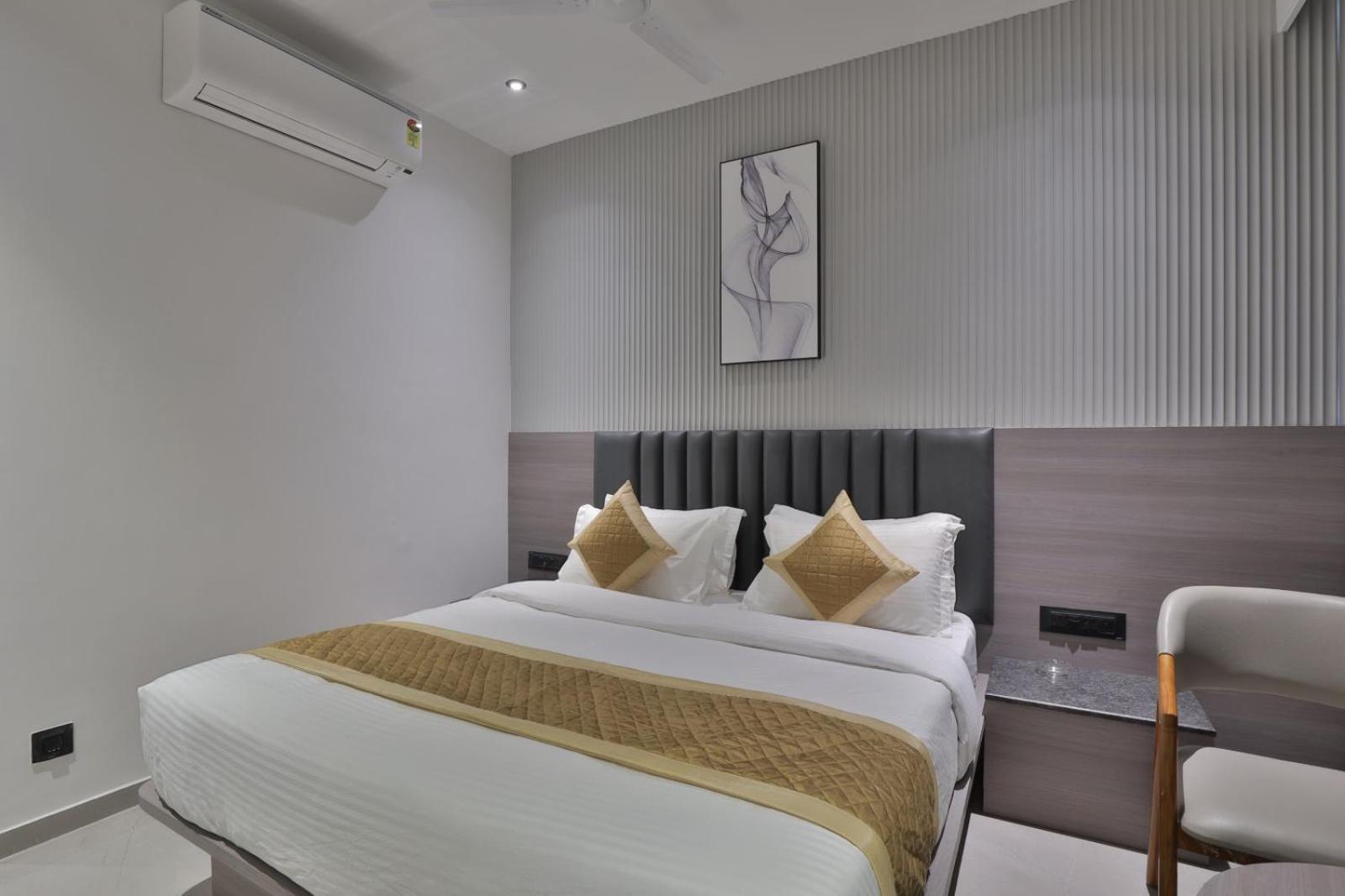 Hotel Legacy أحمد أباد المظهر الخارجي الصورة