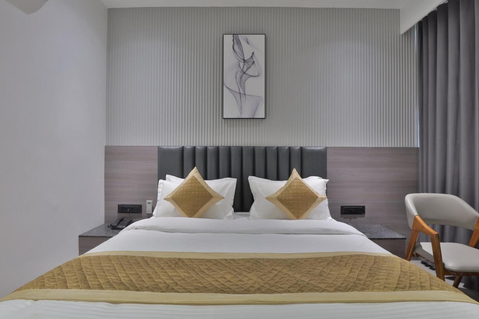 Hotel Legacy أحمد أباد المظهر الخارجي الصورة